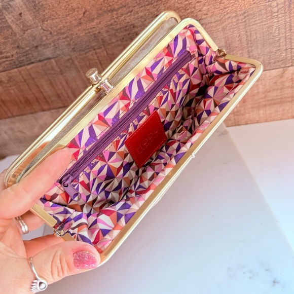 Hobo Lauren Clutch Wallet - Picture 4 of 10